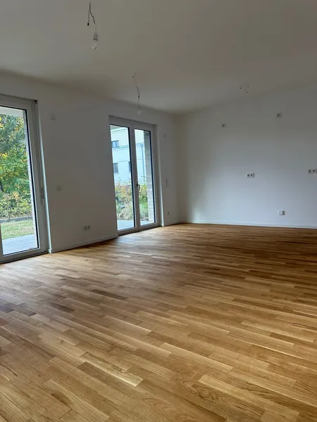 Modernes Wohnen in Berlin-Kladow – Helle 2-Zimmer-Wohnung mit Terrasse und eigenem Garten — photo 1